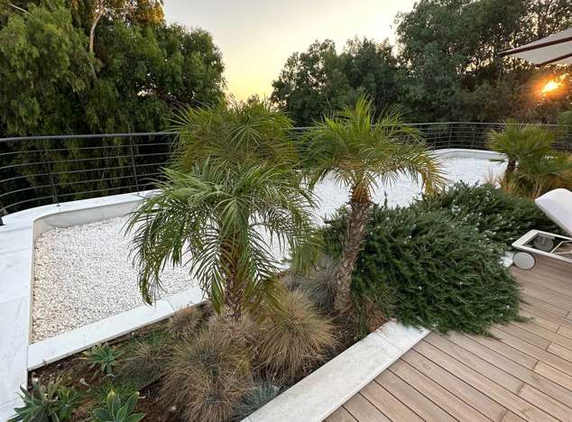 Image No.13-3 Bed Property for sale