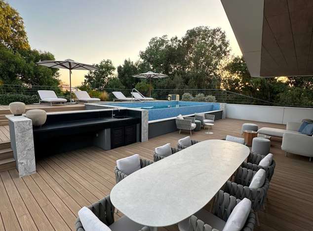 Image No.17-3 Bed Property for sale