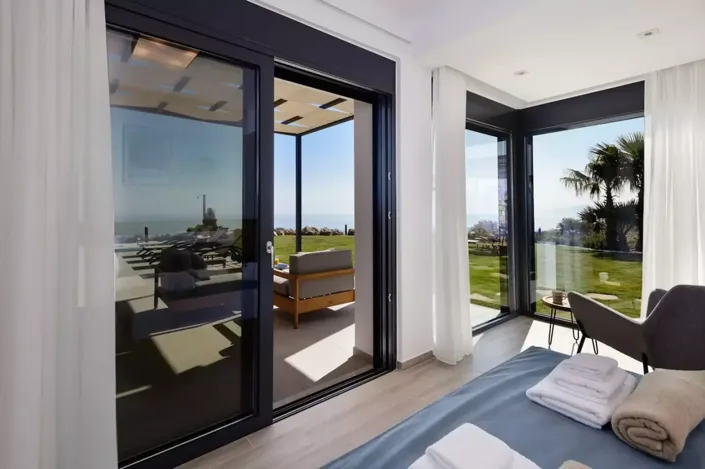 Image No.25-4 Bed House for sale