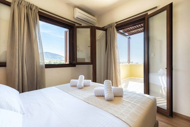 Image No.10-4 Bed House for sale