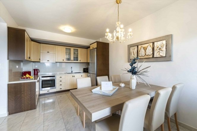 Image No.6-4 Bed House for sale