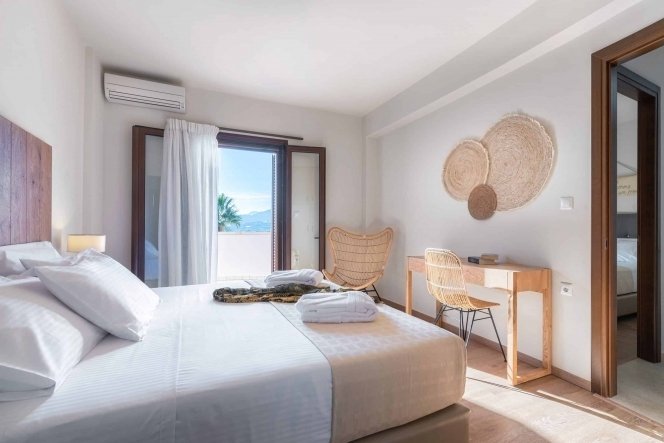 Image No.8-4 Bed House for sale