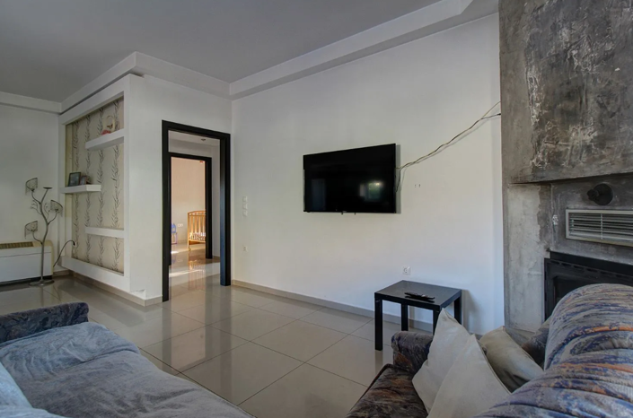 Image No.18-3 Bed House for sale