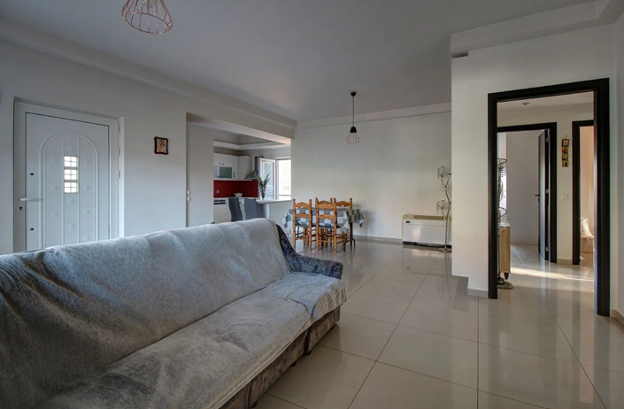 Image No.19-3 Bed House for sale