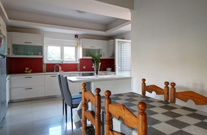 Image No.21-3 Bed House for sale