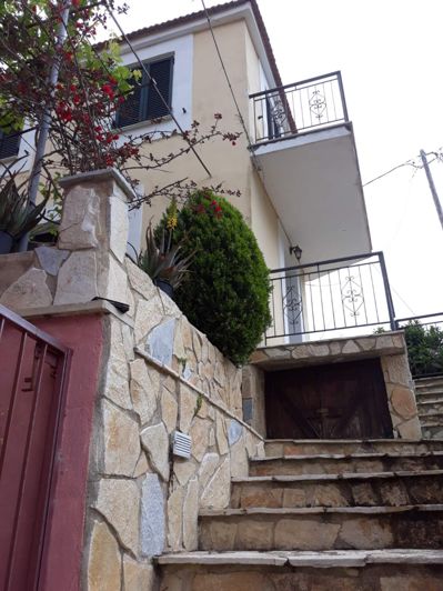 Image No.10-2 Bed House for sale