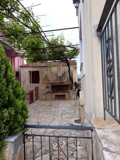 Image No.9-2 Bed House for sale