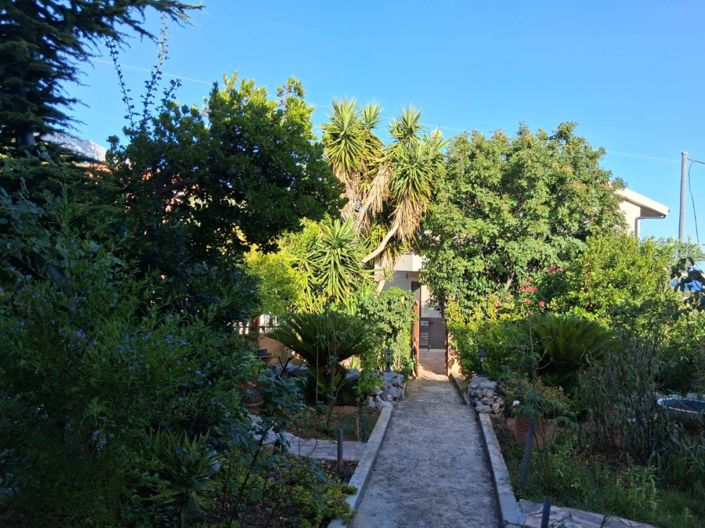 Image No.10-3 Bed House for sale