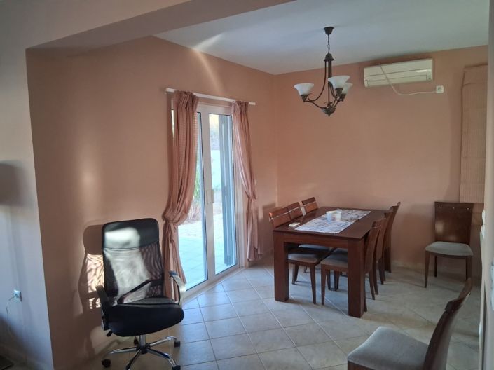 Image No.15-2 Bed House for sale