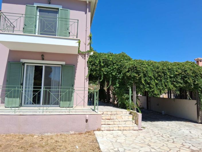 Image No.8-2 Bed House for sale