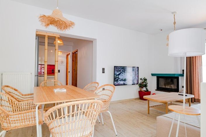 Image No.1-2 Bed House for sale