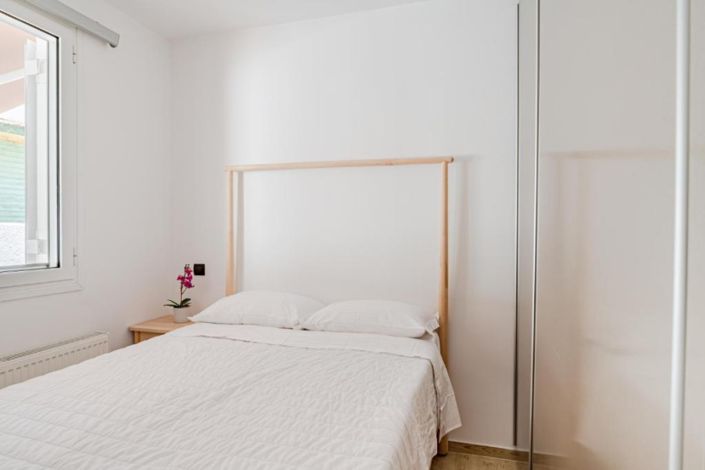 Image No.20-2 Bed House for sale