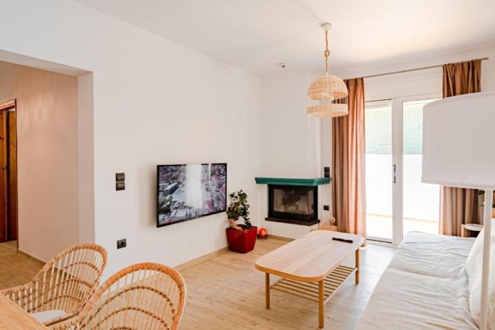 Image No.3-2 Bed House for sale