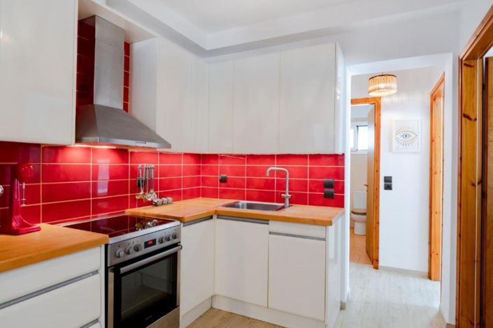 Image No.6-2 Bed House for sale