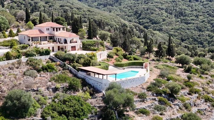 Image No.8-Villa for sale