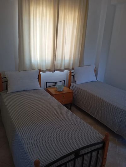 Image No.19-3 Bed House for sale