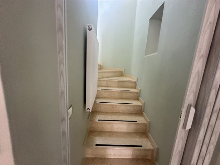 Image No.15-4 Bed House for sale