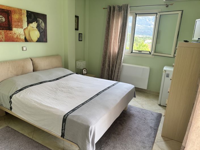 Image No.17-4 Bed House for sale