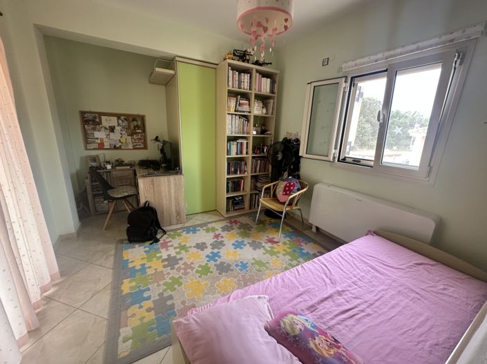 Image No.18-4 Bed House for sale