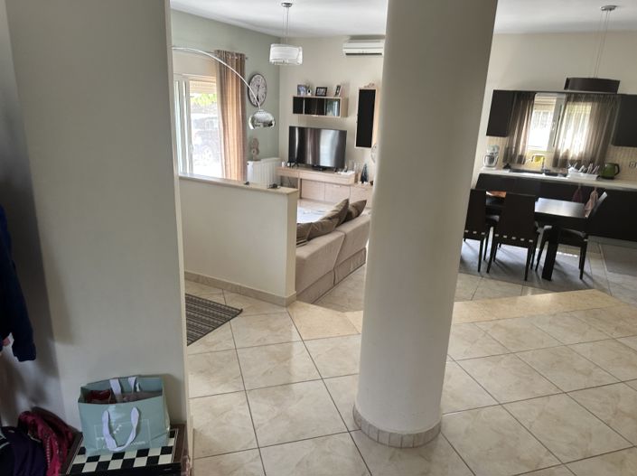 Image No.9-4 Bed House for sale