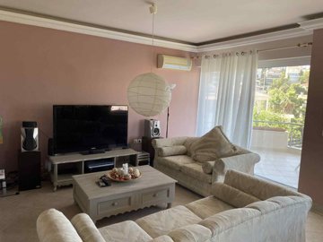 1 - Voula, Maison