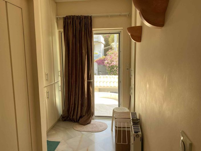 Image No.9-5 Bed House for sale