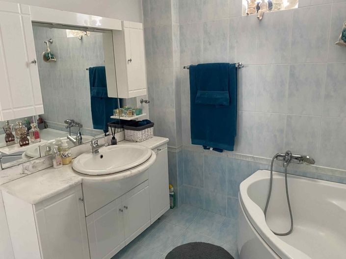 Image No.42-5 Bed House for sale