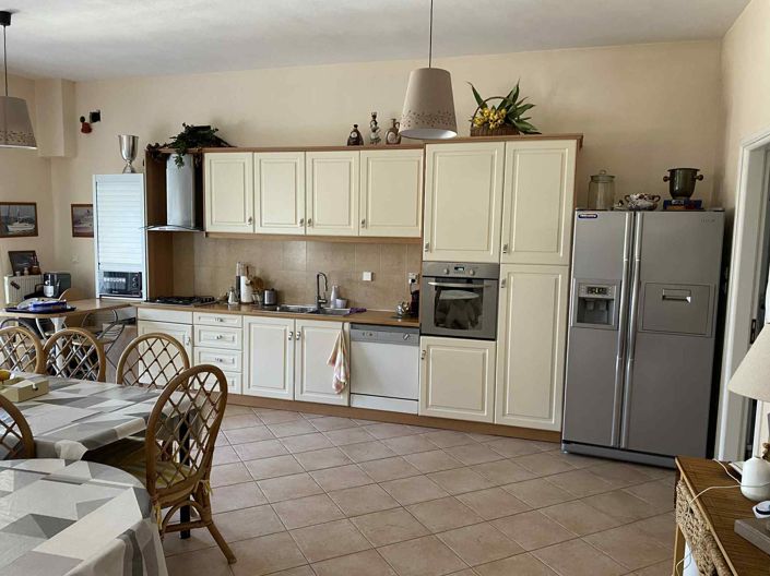 Image No.6-5 Bed House for sale