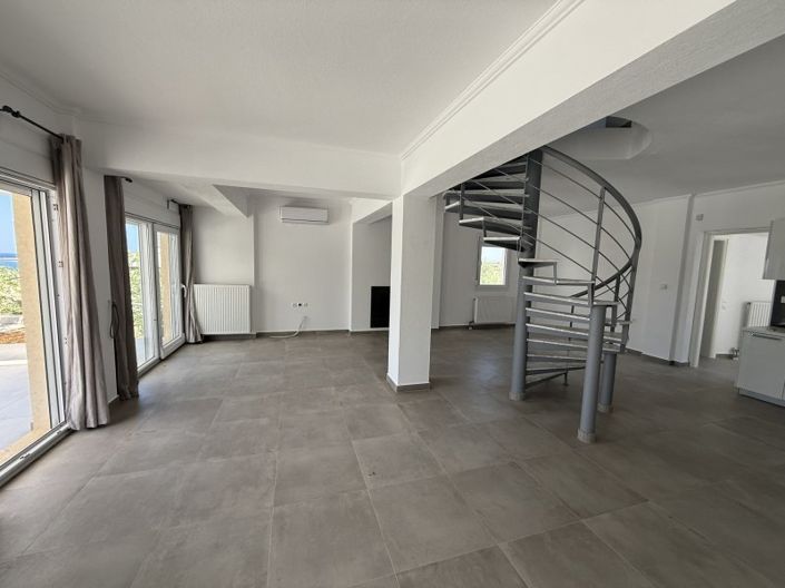 Image No.17-5 Bed House for sale