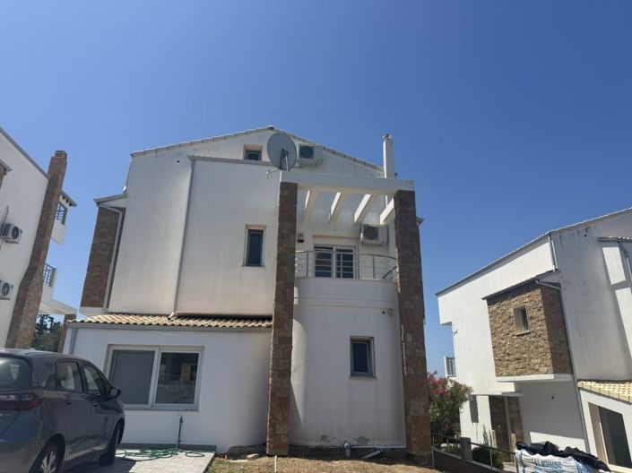 Image No.2-5 Bed House for sale