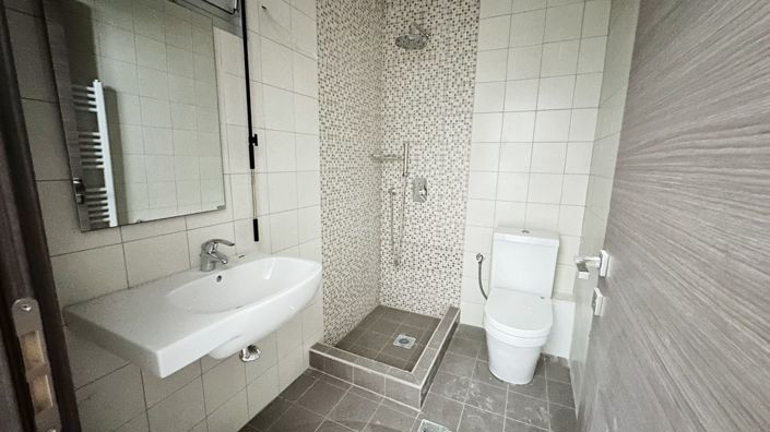 Image No.15-4 Bed House for sale