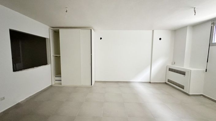 Image No.19-4 Bed House for sale