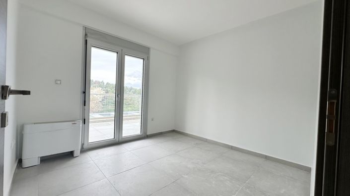 Image No.21-4 Bed House for sale