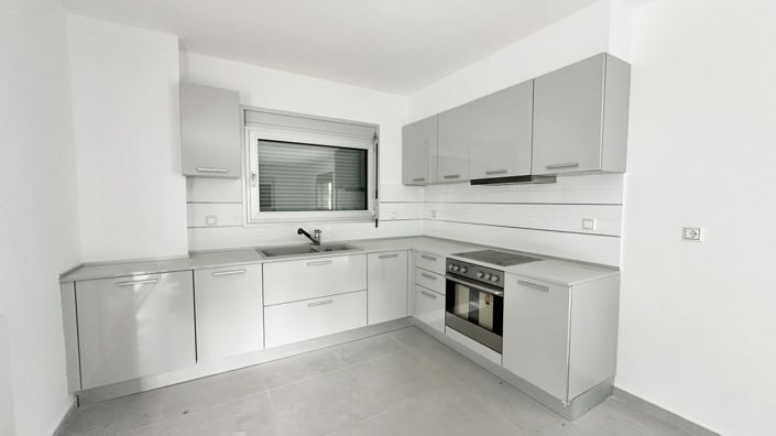 Image No.24-4 Bed House for sale