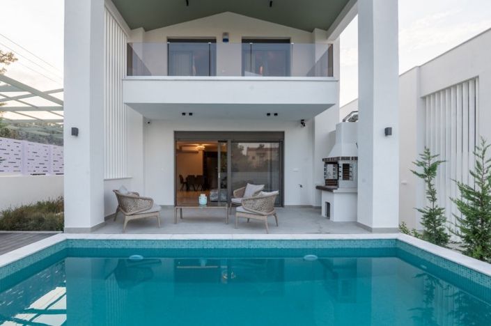 Image No.1-Maison de 5 chambres à vendre à Chypre