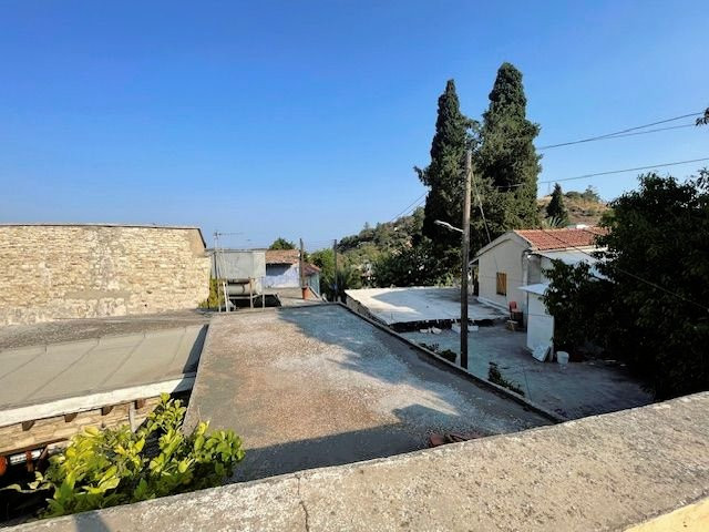 Image No.10-5 Bed Property for sale