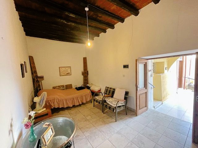 Image No.24-5 Bed Property for sale