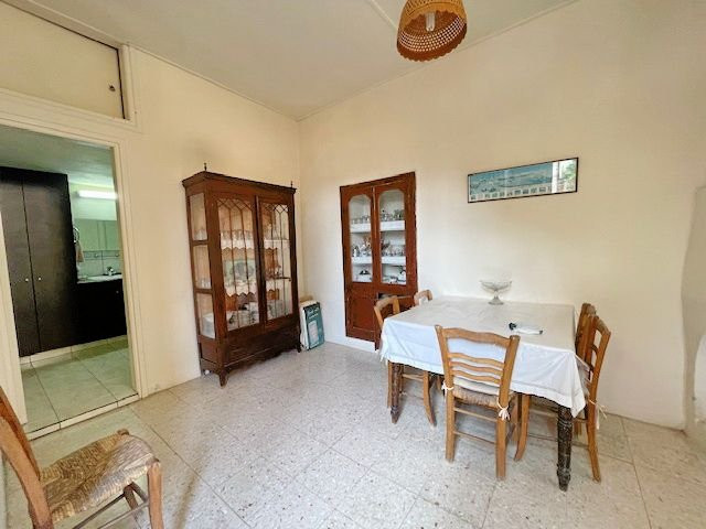 Image No.25-5 Bed Property for sale