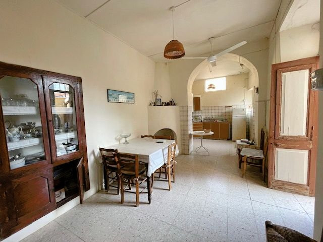 Image No.26-5 Bed Property for sale