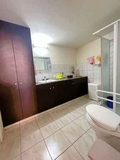 Image No.27-5 Bed Property for sale