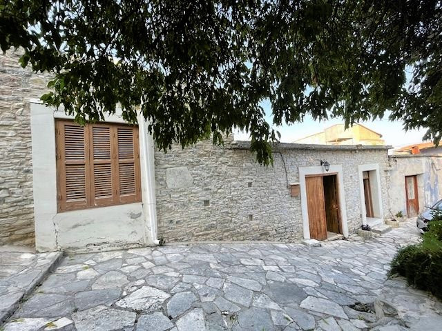 Image No.5-5 Bed Property for sale