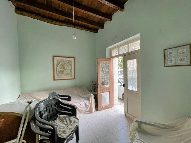 Image No.9-5 Bed Property for sale