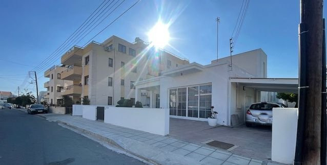 Image No.2-3 Bed Property for sale