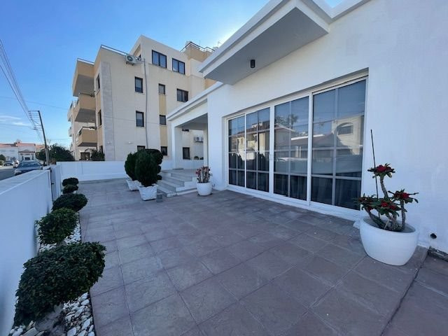 Image No.3-3 Bed Property for sale