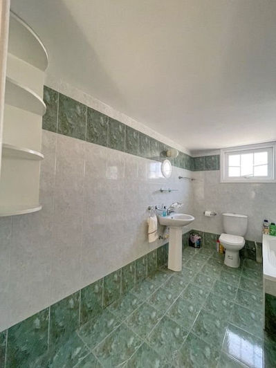 Image No.19-4 Bed Property for sale