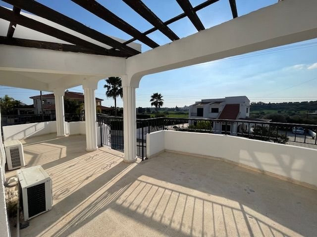 Image No.32-4 Bed Property for sale