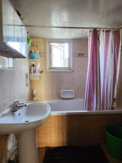 Image No.11-3 Bed Apartment for sale