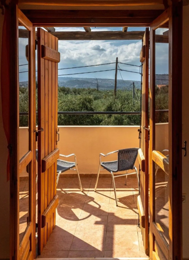 Image No.12-4 Bed House for sale