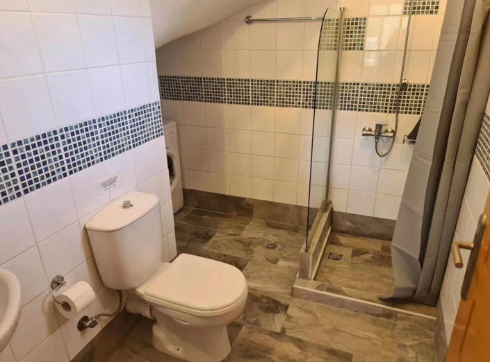 Image No.13-4 Bed House for sale