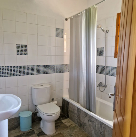 Image No.15-4 Bed House for sale